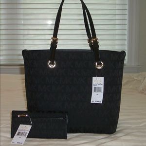 Micheal kors purse